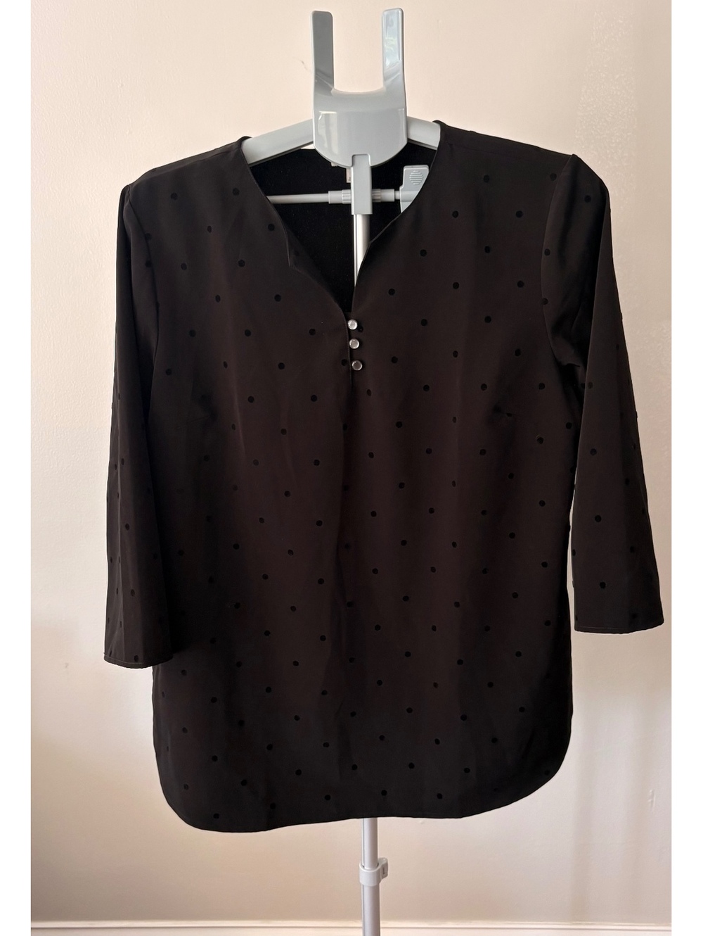 Talbots Petite Black Polka Dot Blouse with Pearl Buttons Size LP - Picture 2 of 9